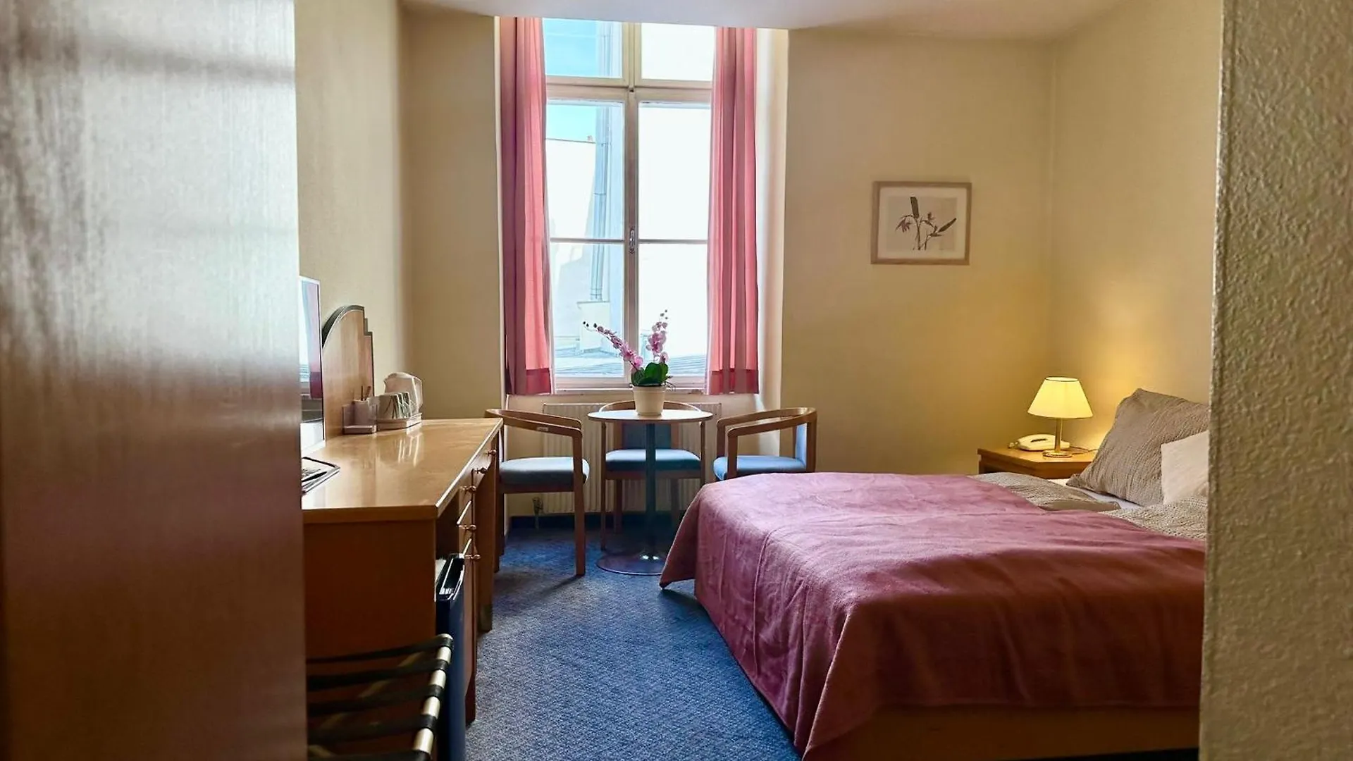 Very Central Apartments, 5 Min To City Center, No Reception Wiedeń