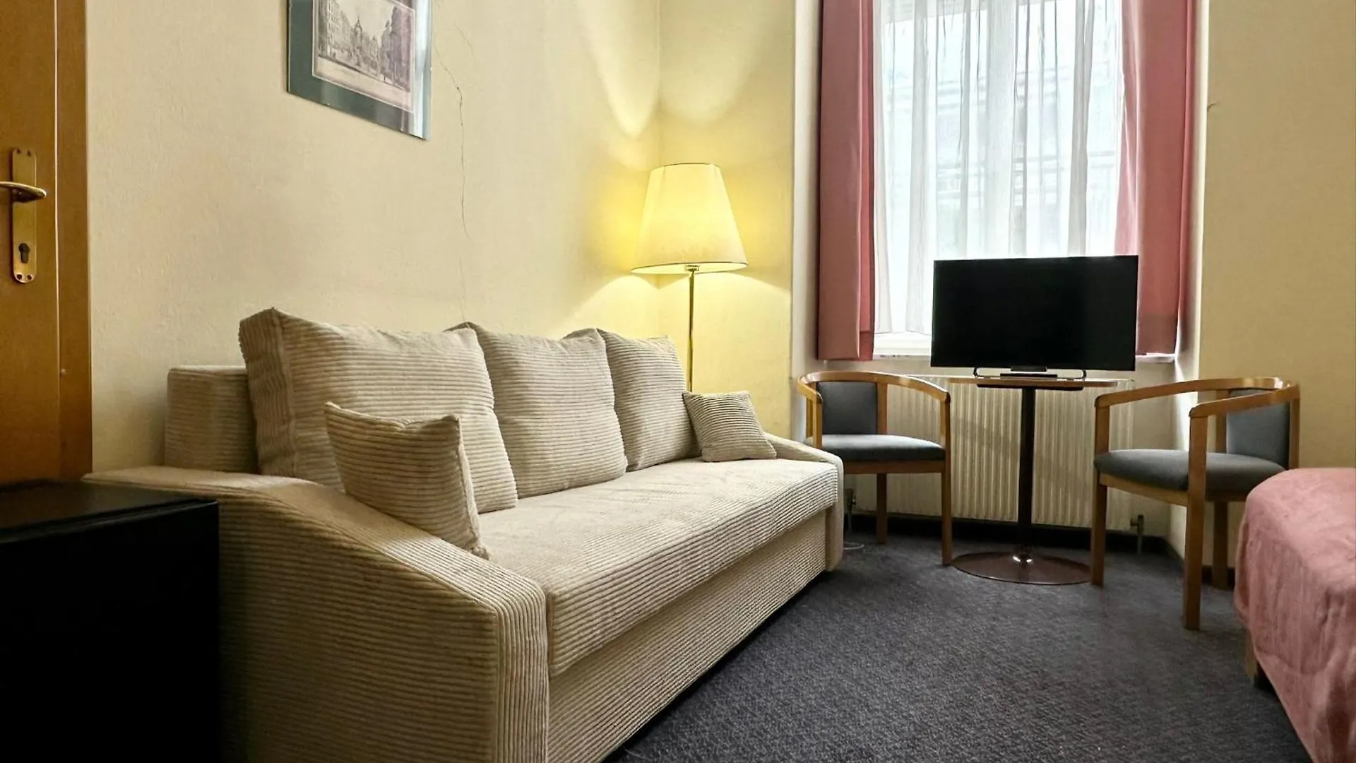 Hotel Very Central Apartments, 5 Min To City Center, No Reception Vienna