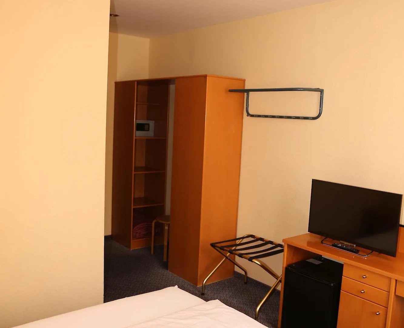 Very Central Apartments, 5 Min To City Center, No Reception Vienna 3*,  Austria