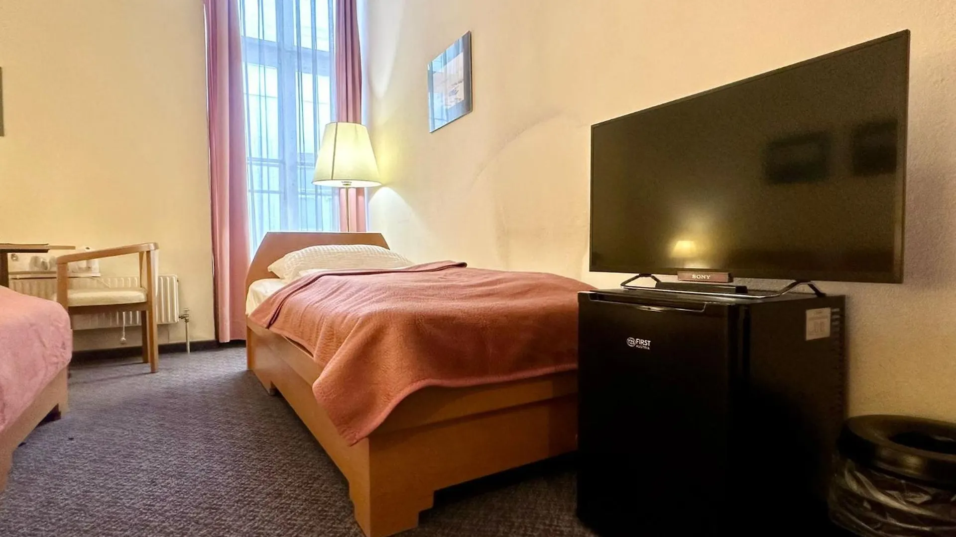 Very Central Apartments, 5 Min To City Center, No Reception Vienna Austria