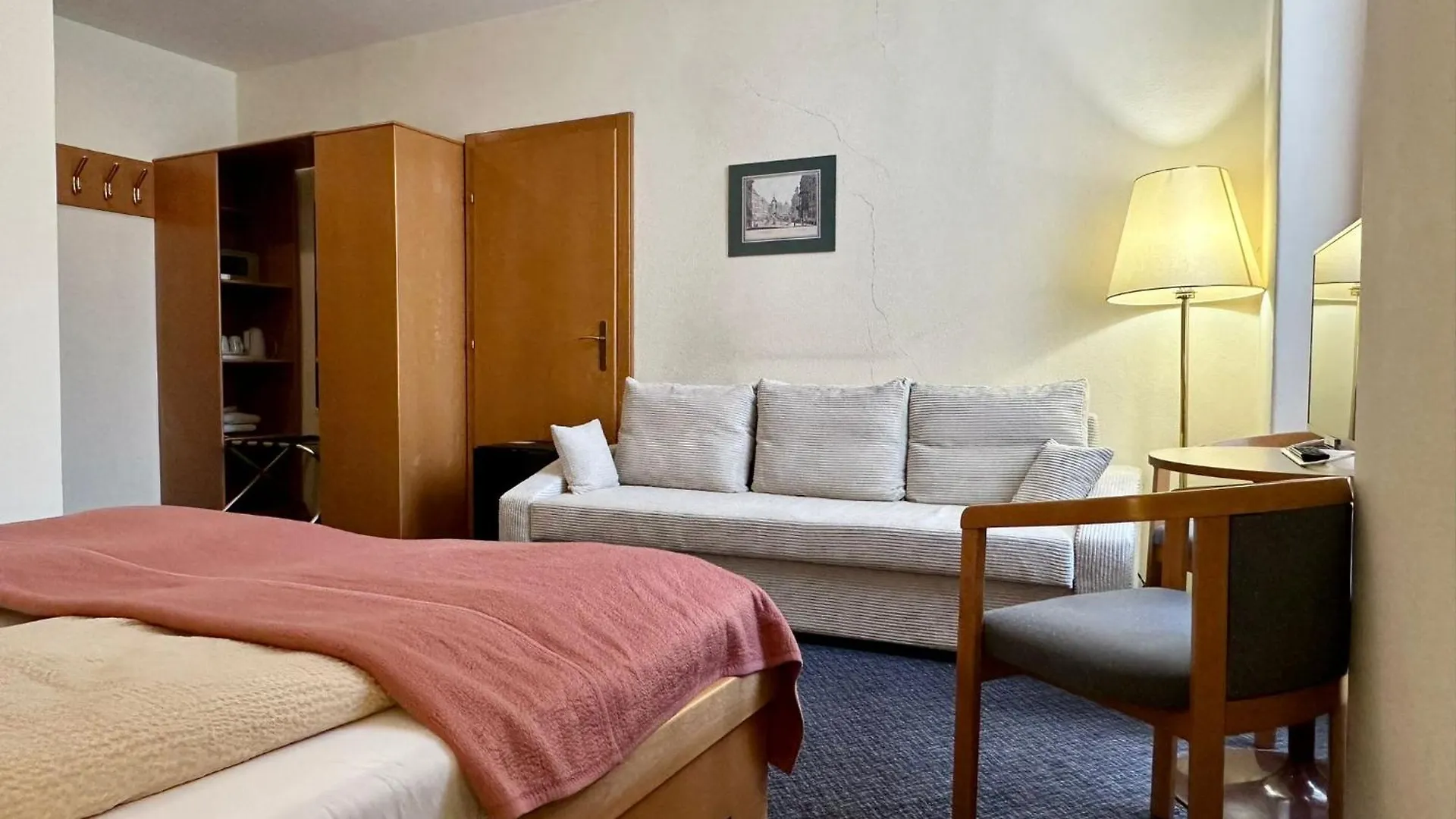 Very Central Apartments, 5 Min To City Center, No Reception Vienna 3*,  Austria