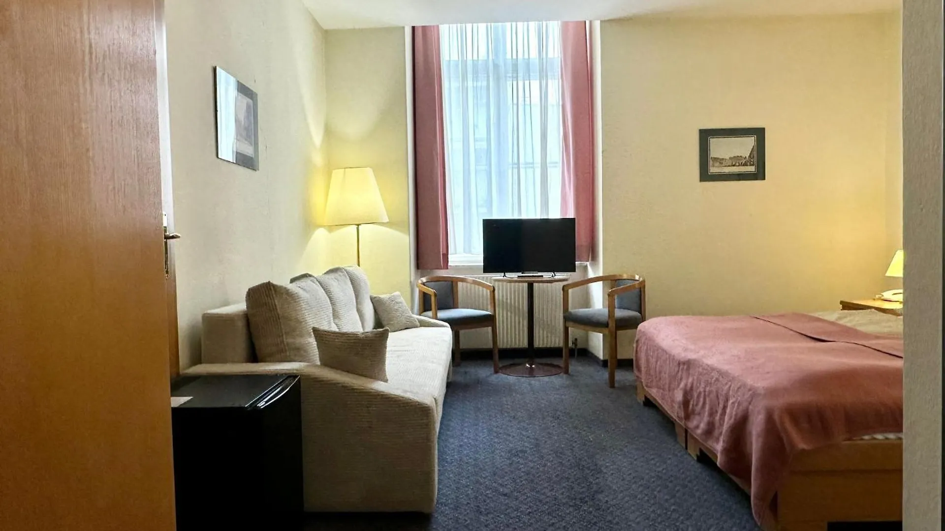 *** Hotel Very Central Apartments, 5 Min To City Center, No Reception Vienna Austria