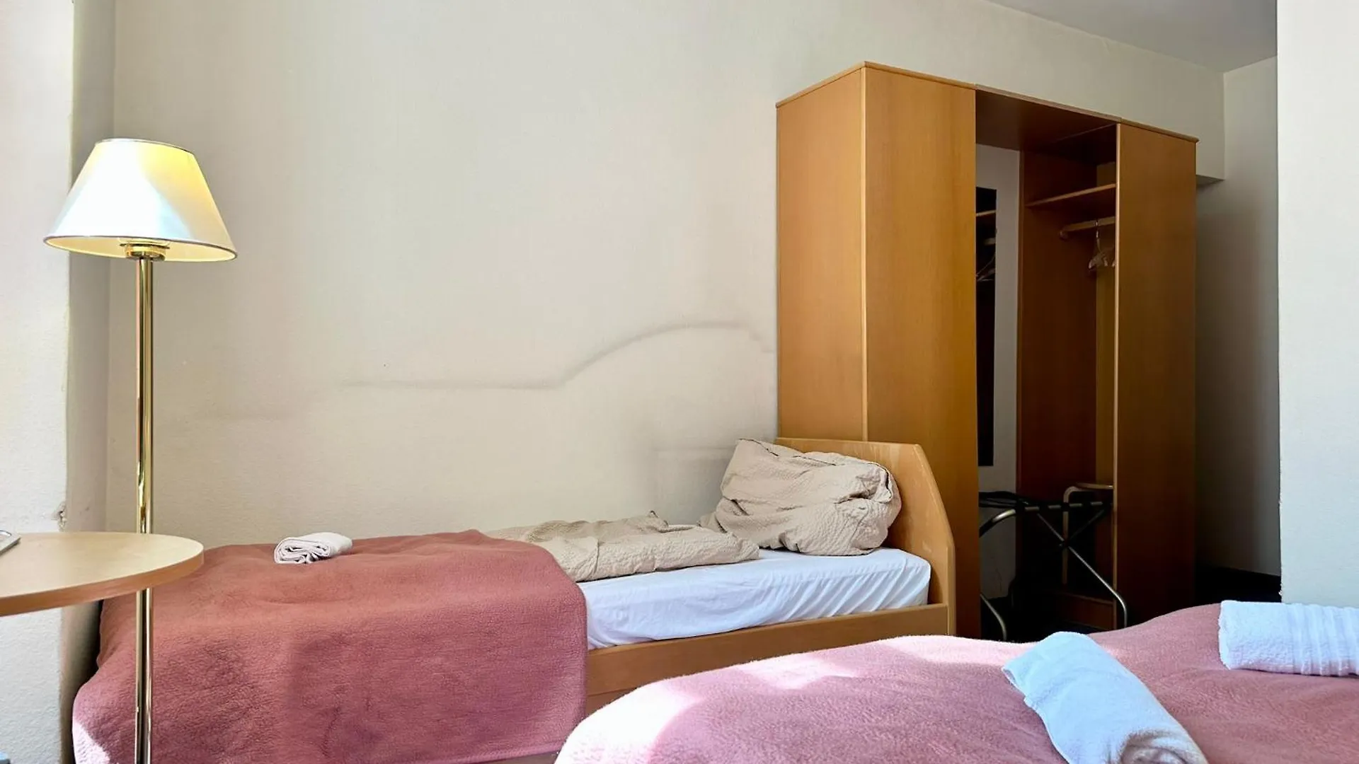 Hotel Very Central Apartments, 5 Min To City Center, No Reception Vienna
