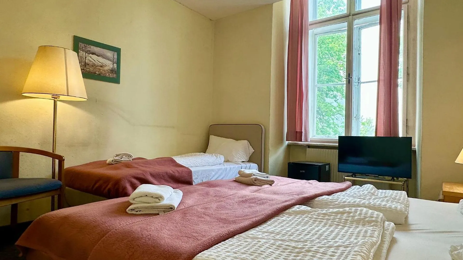 Hotel Very Central Apartments, 5 Min To City Center, No Reception Vienna