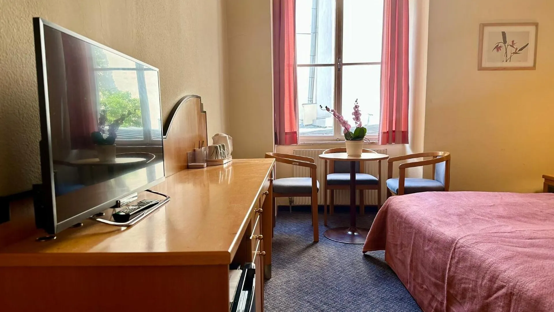 Hotel Very Central Apartments, 5 Min To City Center, No Reception Vienna