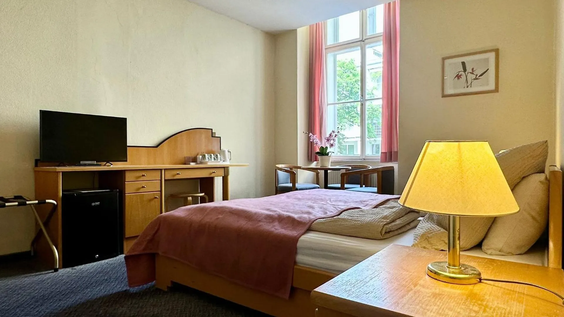 Very Central Apartments, 5 Min To City Center, No Reception Vienna 3*,
