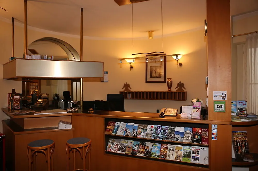 Very Central Apartments, 5 Min To City Center, No Reception Vienna Hotel