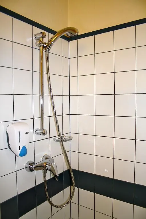 Very Central Apartments, 5 Min To City Center, No Reception Vienna Hotel